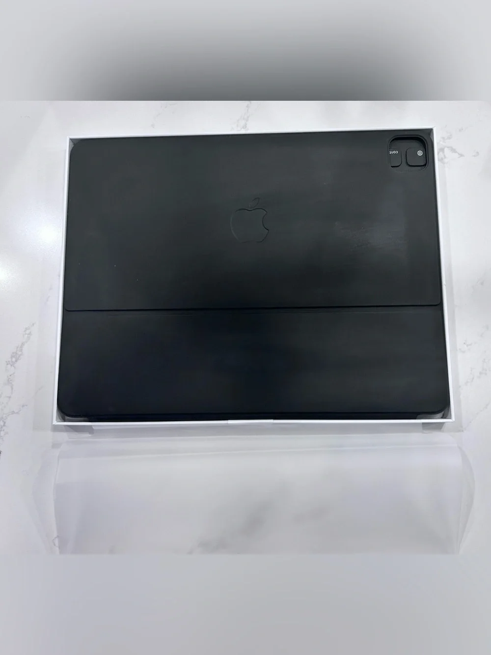 NEW, Apple Smart Keyboard Folio - Black